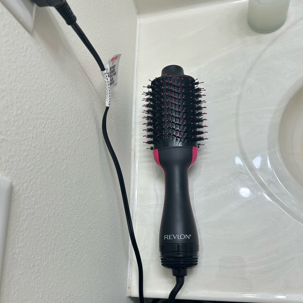 Revlon One Step Volumizer Styling Brush
